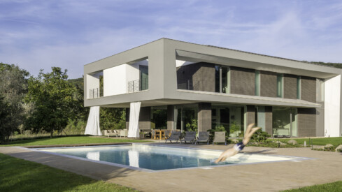 Photographing A Hungarian Countryside Home, Part Two: With or Without You?