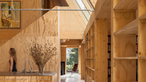 Photographing A Natural Dutch Beauty With Peter Tijhuis