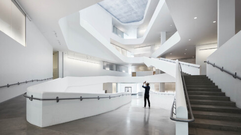 Tom Harris Uses Gorgeous Light to Chisel Out the Shapely Visual Arts Center at University of Iowa