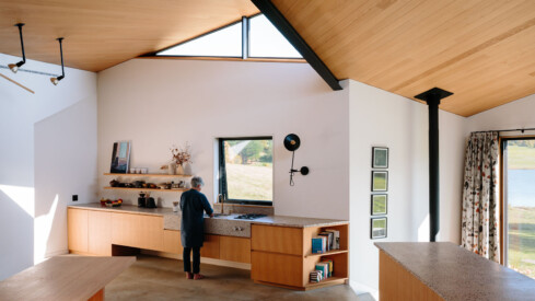 Brian Ferry Photographs the Pinwheel Inspired “Dutchess County” by GRT Architects