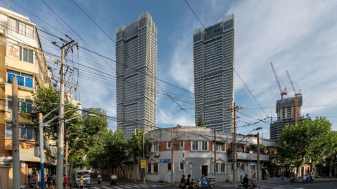 Shanghai Undressed – Exposing the Mega-City’s Skyscrapers in Their Natural Habitat