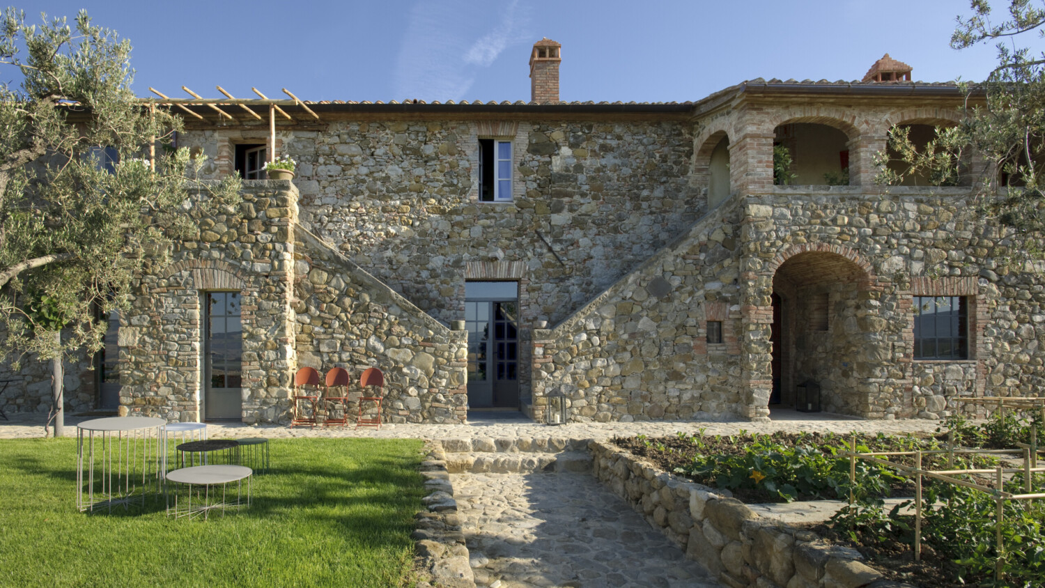 Join Mike Kelley and doublespace in Tuscany